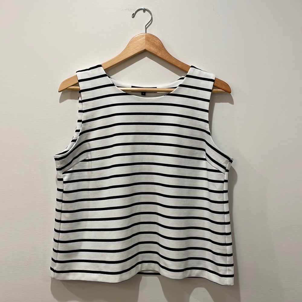 Fitted black and white stripe sleeveless top